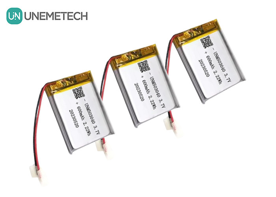 แบตเตอรี่ลิทธิียมไอออนที่สามารถชาร์จได้ 503040 แบตเตอรี่ Lipo 3.7V 600mAh พร้อมแผ่นป้องกันระบบเตือน